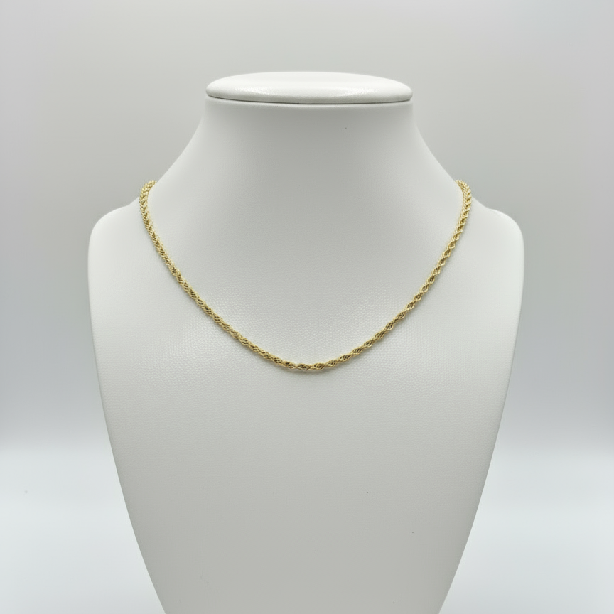 18 Inch Gold Chain on white mannequin