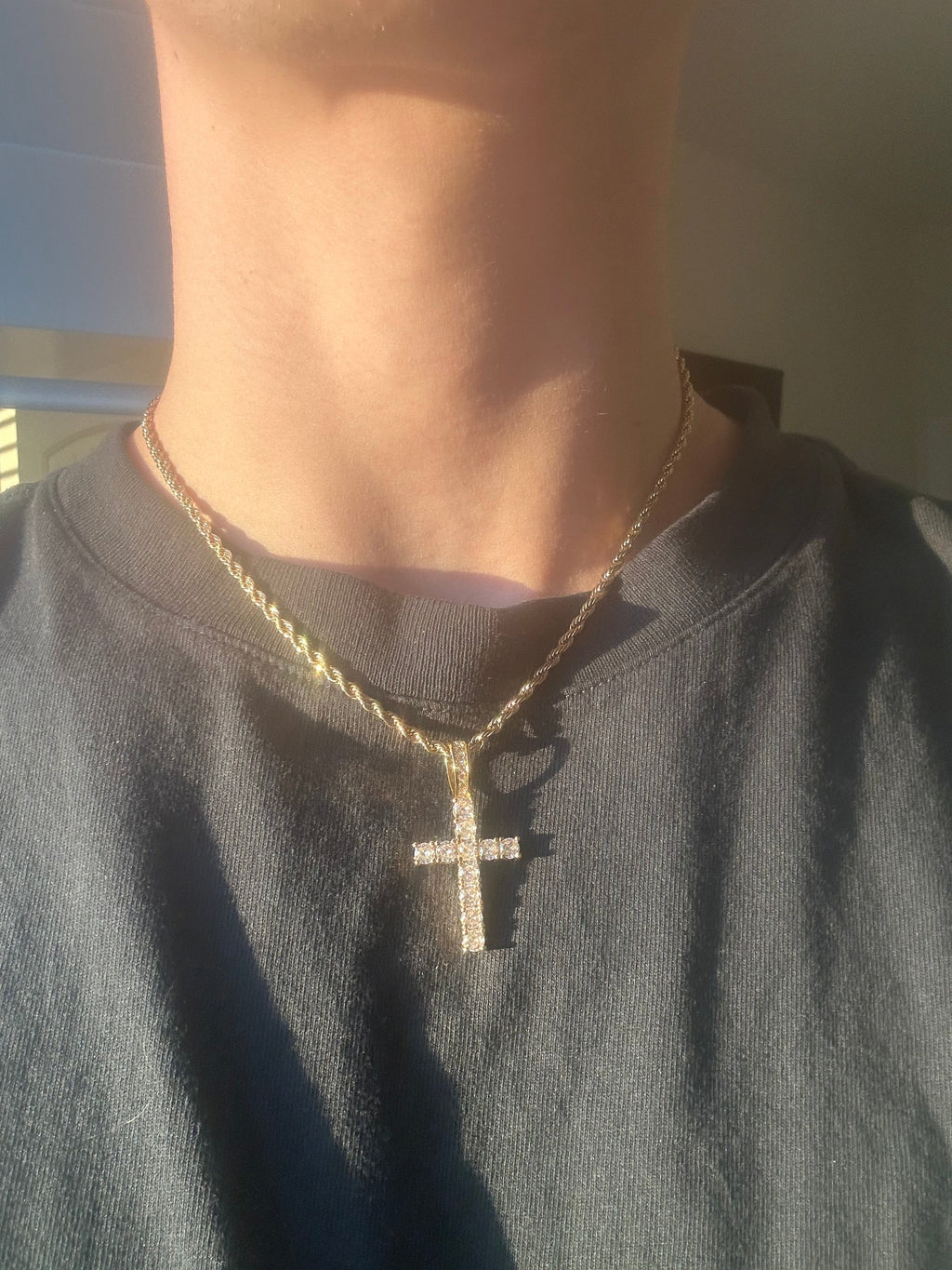 18 Inch Gold Necklace With a Gold and Diamond Cross Pendent